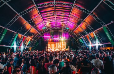 Bailinho do Bossa celebra os 18 anos da casa com palco 360º e noite inédita na Ópera Concept Hall