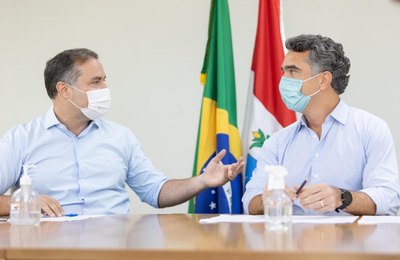 Após 20 anos de espera, servidores da educação recebem reajuste do Plano de Cargos e Salários 