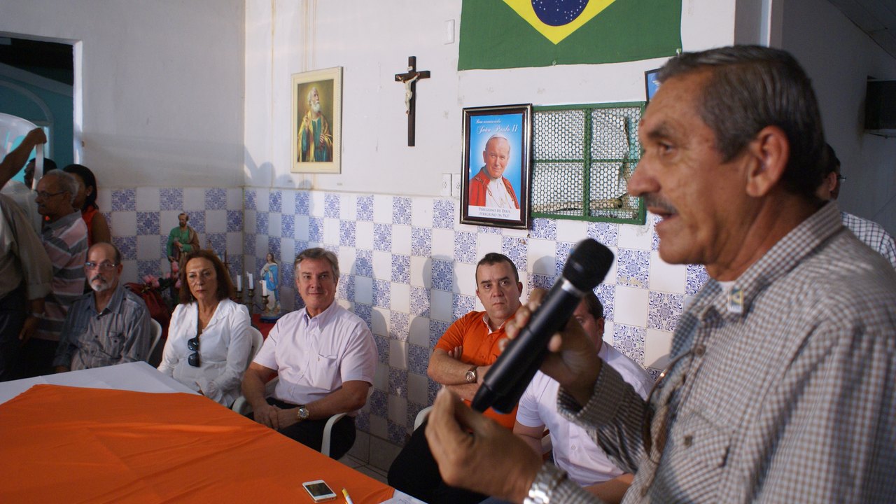 Pescadores reúnem com Collor e pedem apoio para moradias
