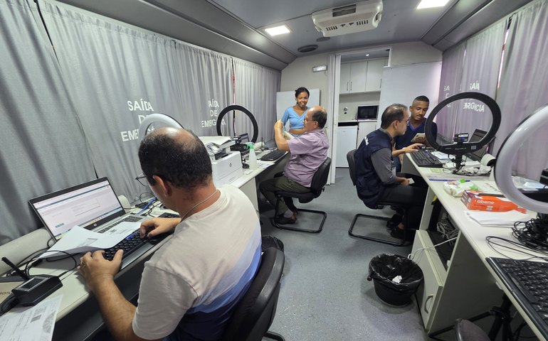 Usuários do Centro Pop 1 são beneficiados com emissão do título de eleitor