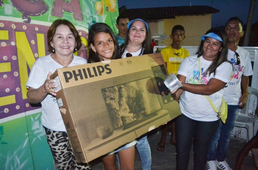 Prefeitura nos Bairros atende a população carente de Cajueiro