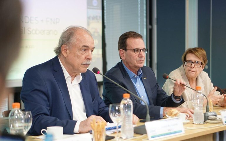 R$ 40 bilhões em crédito: BNDES detalha medidas emergenciais para municípios afetados por tarifaço