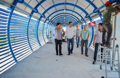 Prefeito Rui Palmeira vistoria obras de reurbanização no Jaraguá 