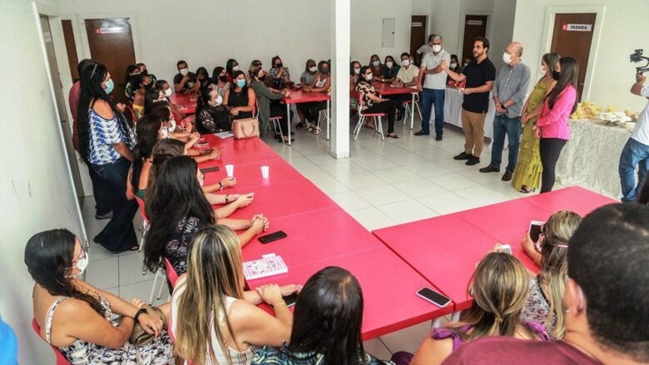 Prefeito Ronaldo Lopes reúne articuladores da SEMED Penedo