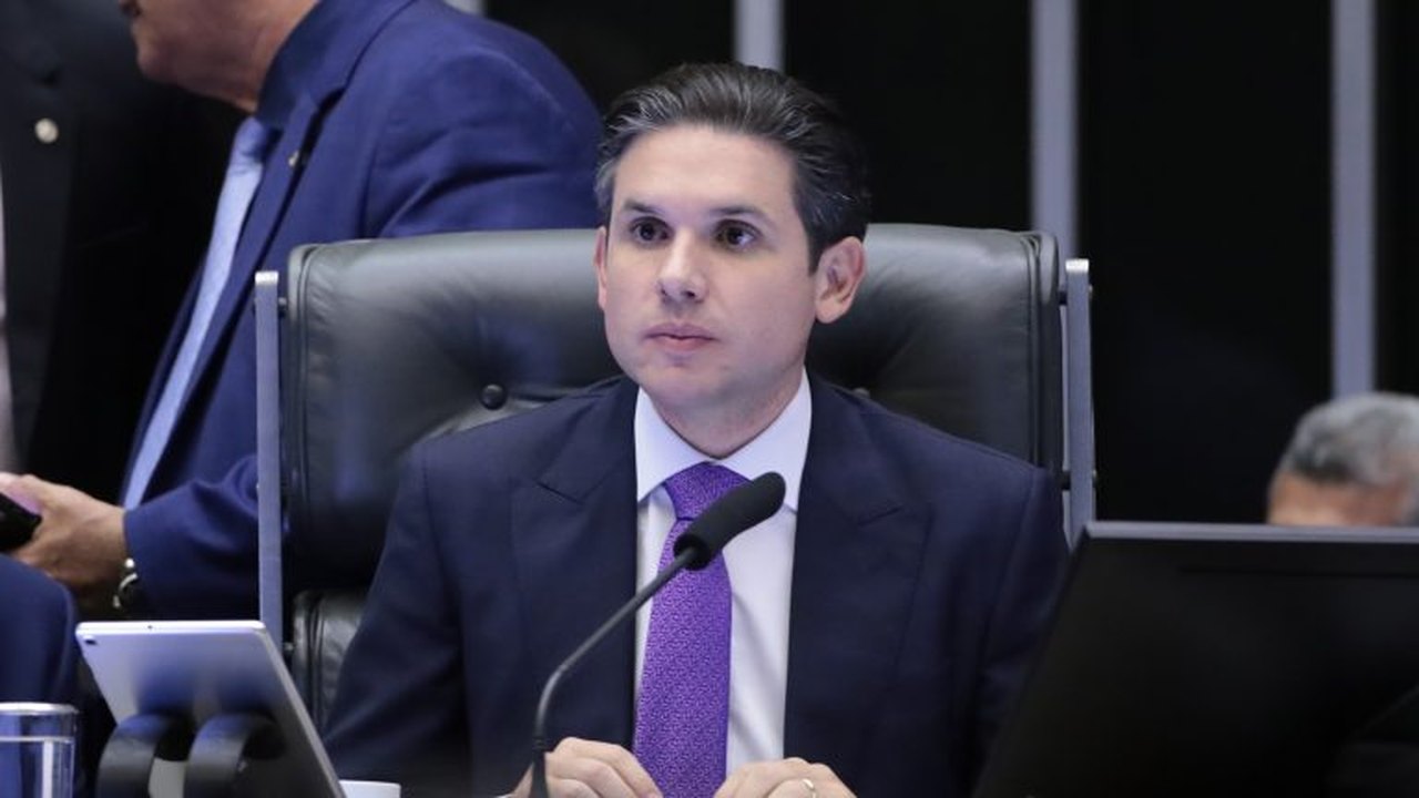 Hugo Motta: governo tem que 'resolver o problema fiscal' para Congresso votar Orçamento de 2026
