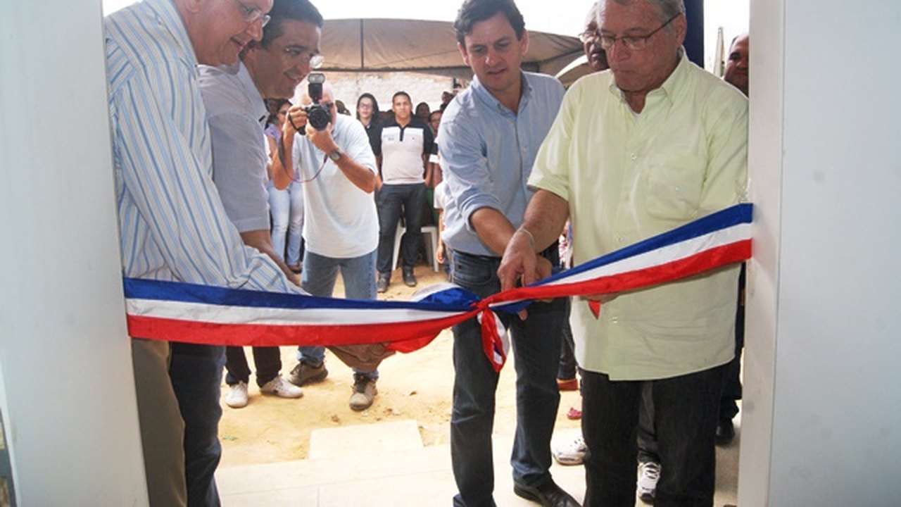 Prefeito entrega nova Unidade Básica de Saúde do Povoado Ponta de Pedra
