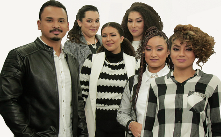 Coral Rhema Singers relê sucesso de Fernandinho