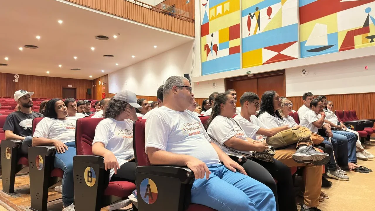 Cinema e inclusão: Alexandre Barillari recebe grupo da Pestalozzi de Maceió