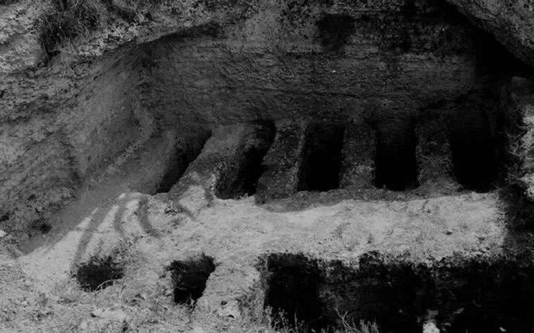 Arqueólogos descobrem artefatos dourados na Grécia e apontam sinais de 'globalização antiga'