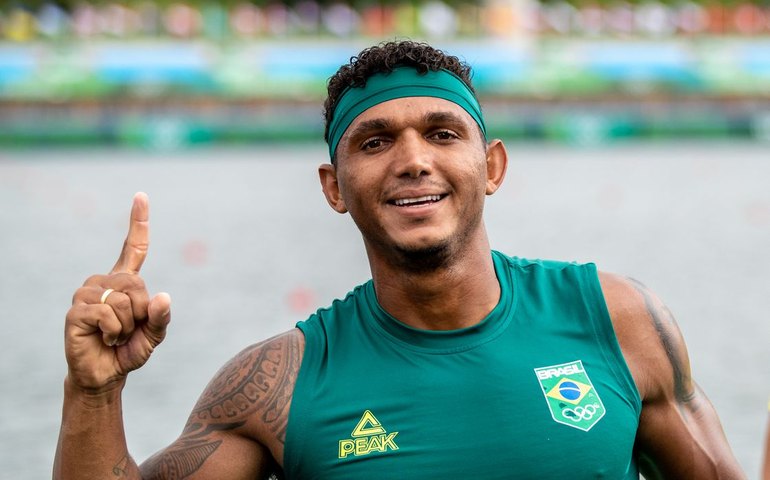 Isaquias vence semifinal e vai disputar medalha na C1 1.000m do Mundial
