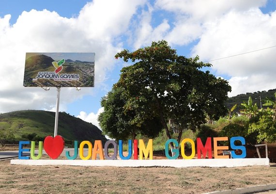 Capotamento em Joaquim Gomes deixa uma pessoa ferida