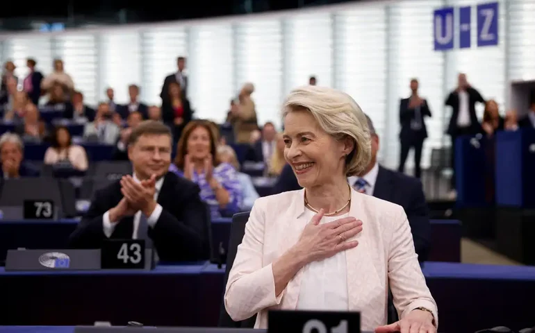 Von der Leyen conquista segundo mandato como presidente da Comissão Europeia