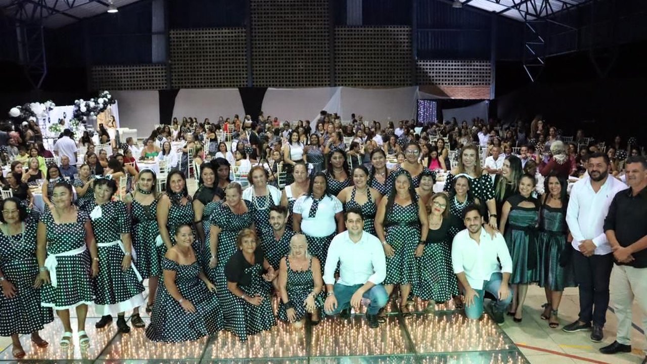 Assistência Social de Santana do Mundaú celebra dia das mães com grande baile