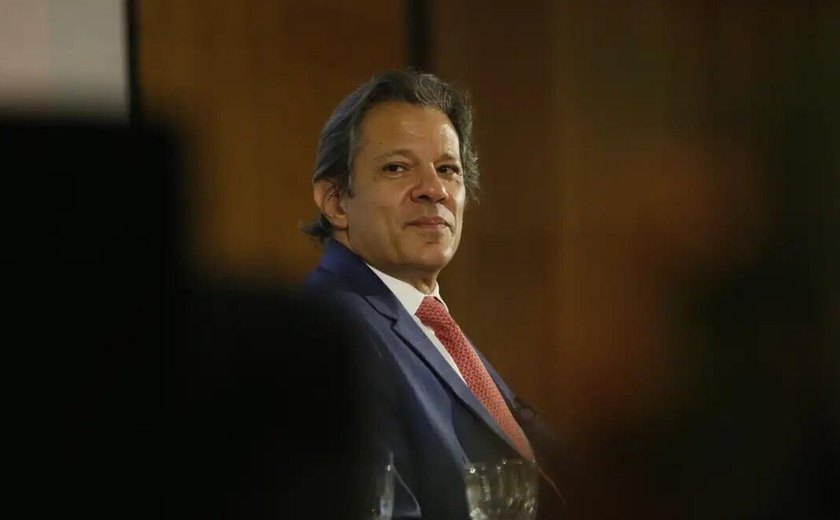 Haddad garante: 'Brasil não vai sair da mesa de negociação' com os EUA