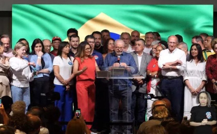 Lula incha o Estado (de novo) e vai nomear 37 ministros