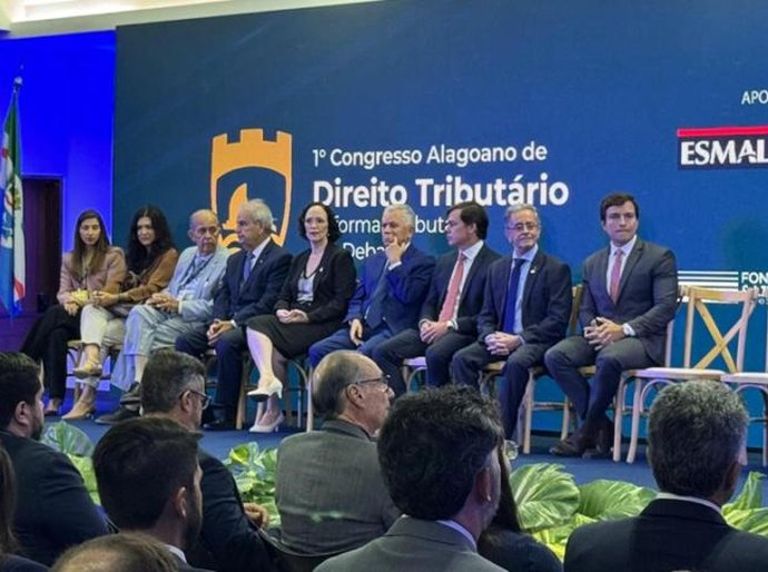 Vice-presidente do TCE/AL participa da abertura do Congresso Alagoano de Direito Tributário