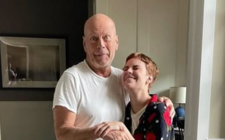 Mulher de Bruce Willis diz que acidente em 'Duro de Matar' criou problema de saúde para o ator