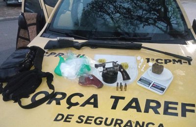 PM apreende armas de fogo e drogas durante abordagens em Boca da Mata e Arapiraca