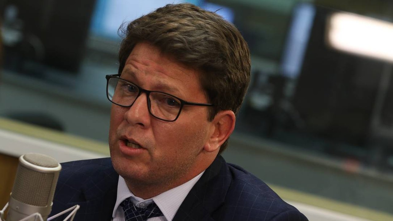 Mario Frias promete processar a atriz Antonia Fontenelle