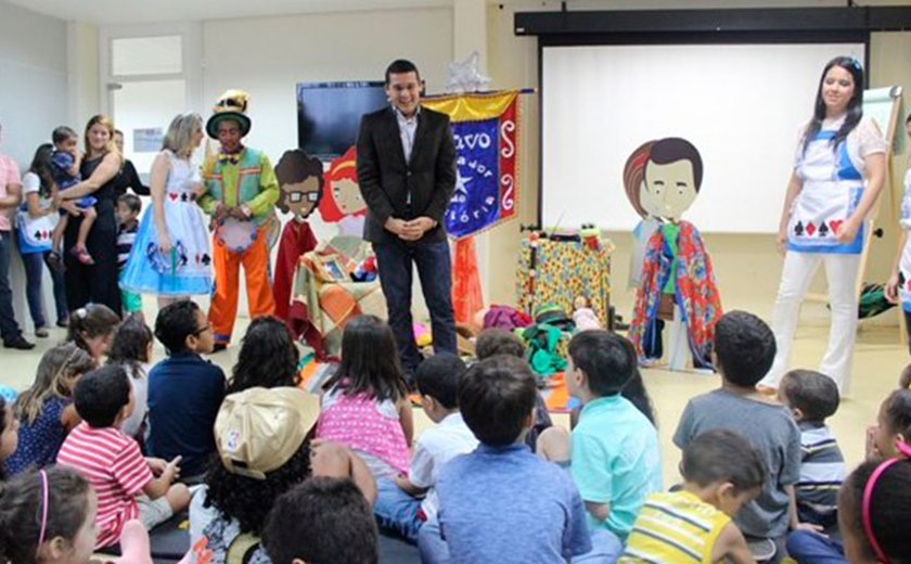 Filhos e netos de servidores da Seplag conhecem trabalho dos pais