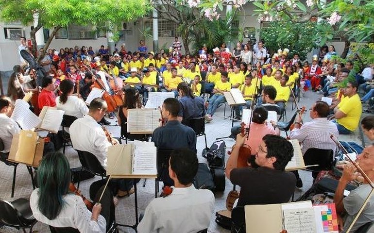Alunos da rede estadual conhecem oportunidades da carreira de músico