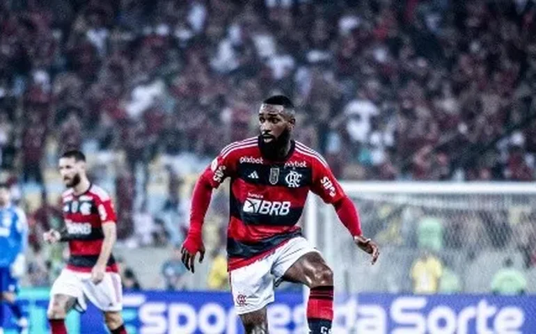 Gerson é relacionado para Atlético-GO x Flamengo e pode voltar a jogar depois de dois meses