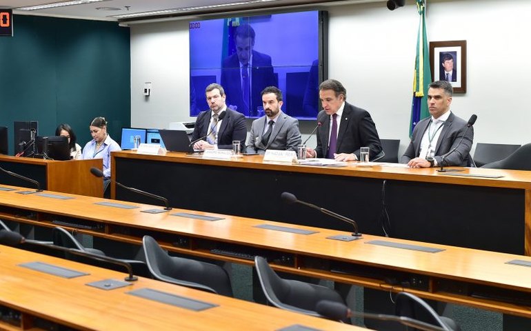 Debatedores apresentam sugestões para projeto sobre provas digitais em investigações