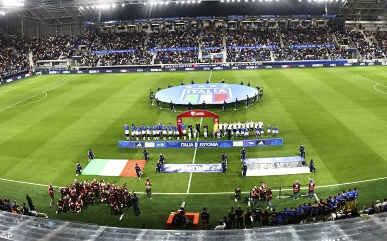 Itália aposta em invencibilidade no estádio de Bérgamo para repescagem da Copa
