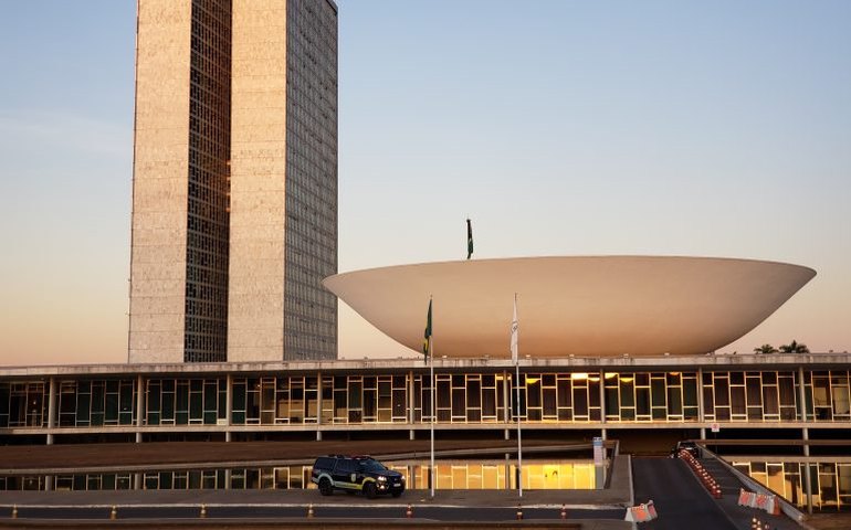 Mesa Diretora da Câmara declara perda dos mandatos de Eduardo Bolsonaro e Delegado Ramagem