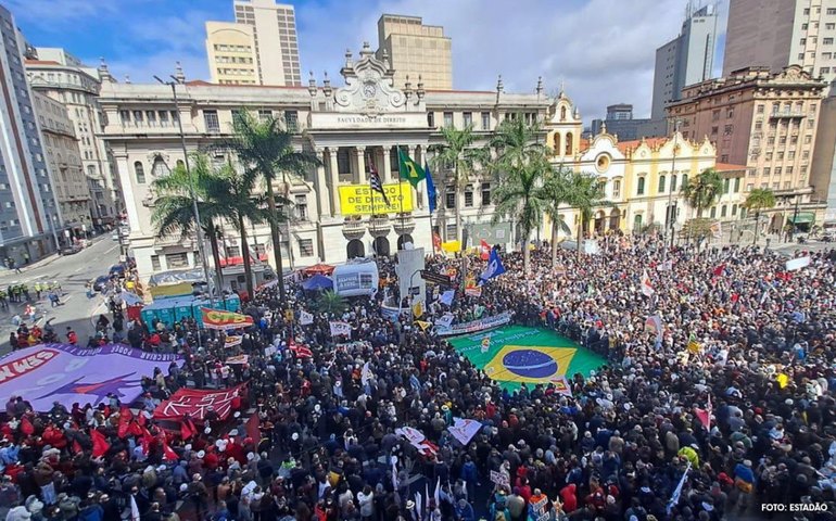 Brasil unido pela democracia, contra o golpismo de Bolsonaro