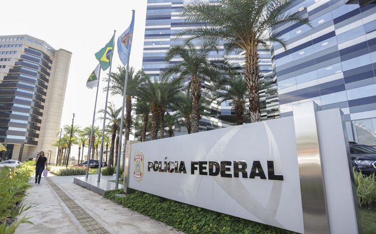 Polícia Federal vai investigar denúncias contra Silvio Almeida