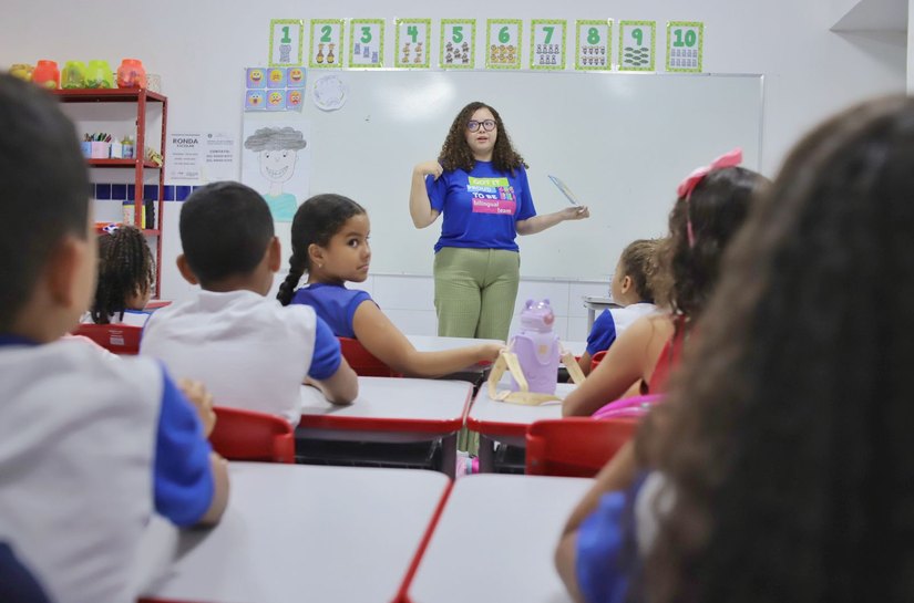 Gestores vêm de Alagoas conheça programa da primeira escola pública bilíngue do Norte e Nordeste