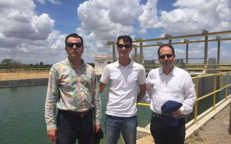 Professor da Universidade da Califórnia conhece o Canal do Sertão