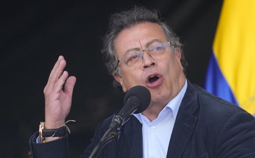 Colômbia impõe tarifas de 50% aos EUA, informa presidente Gustavo Petro