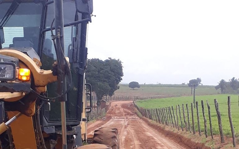 Prefeitura de Lagoa da Canoa intensifica manutenção das vias rurais