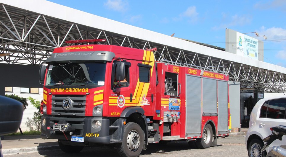 Açougueiro prende mão na máquina de moer carne e é socorrido pelos bombeiros em Aracaju