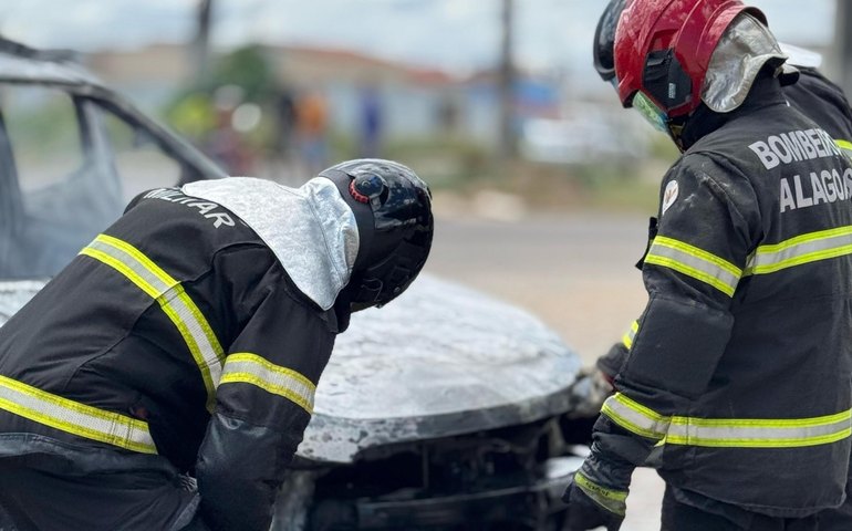 Bombeiros combatem dois incêndios em Arapiraca em menos de 12 horas