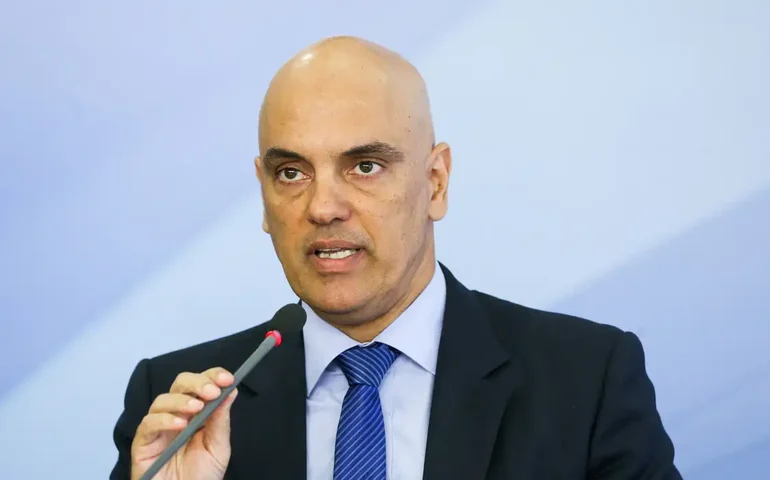 Vorcaro trocou mensagens com Moraes no dia da prisão para salvar Master, diz jornal