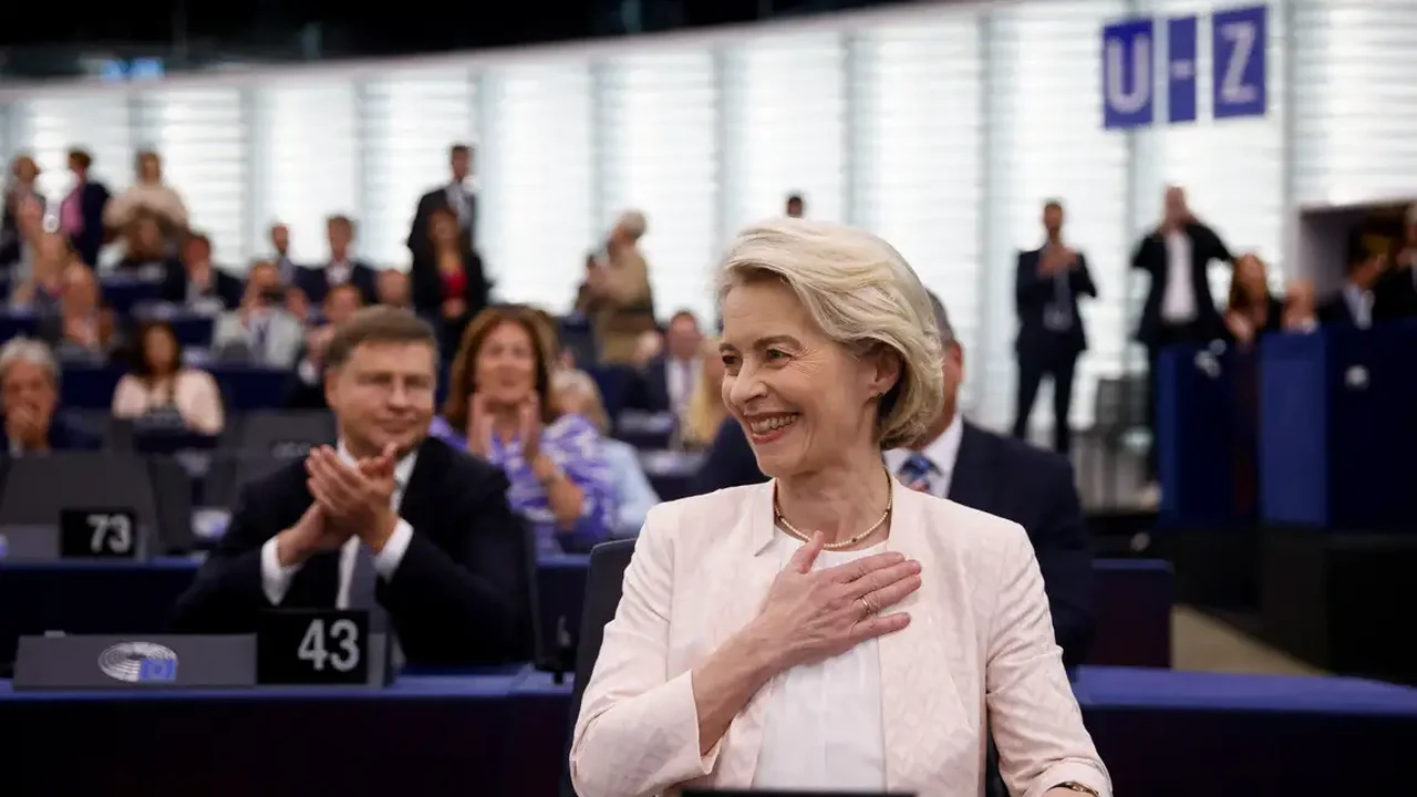Von der Leyen conquista segundo mandato como presidente da Comissão Europeia