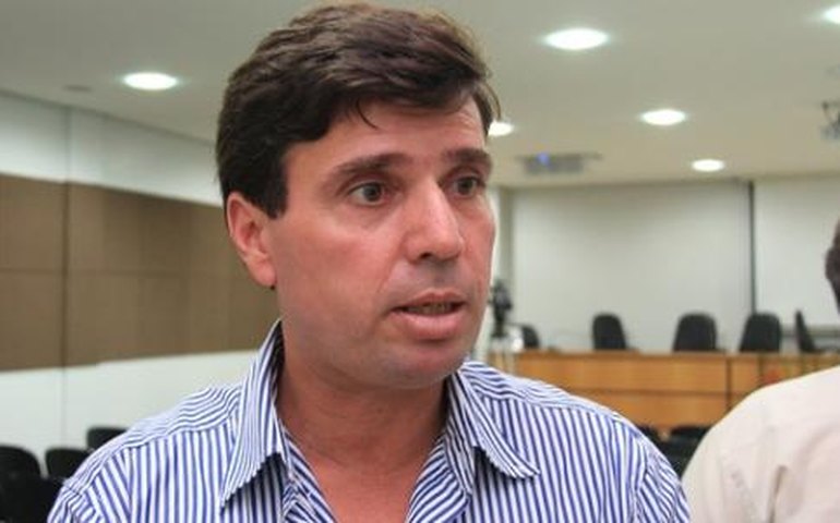 Prefeito de Penedo se reúne em Portugal com o diretor do instituto de pesquisa da Universidade de Coimbra