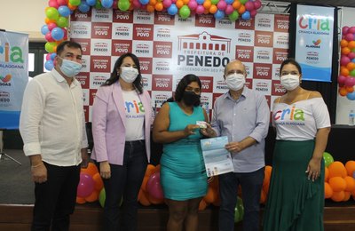 Programa CRIA entrega cartões e amplia benefício em Penedo