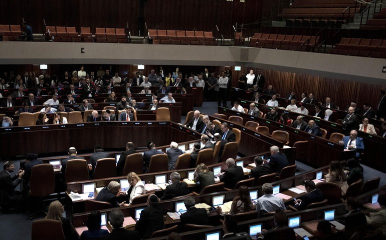 Manifestantes protestam nas proximidades do Parlamento israelense contra escalada de ataques em Gaza