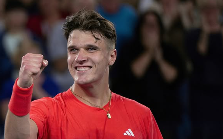 Mensik derrota Fritz e vai enfrentar Djokovic na final do Masters 1000 de Miami