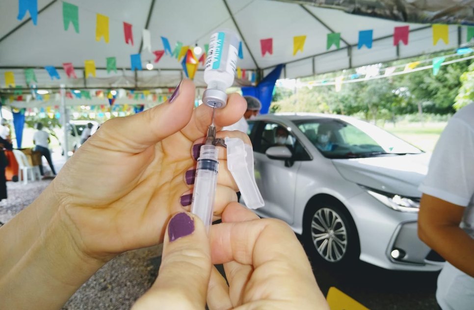 Aracaju vai imunizar pessoas com 29 a 31 anos contra a Covid-19