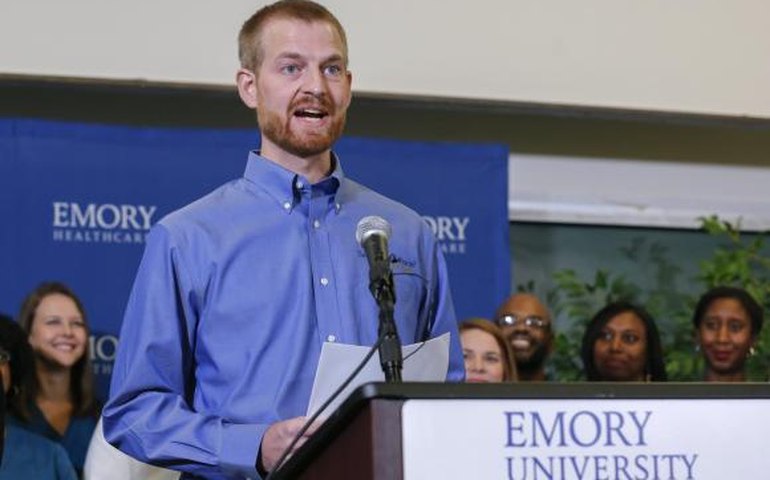 &#8216;Foi um milagre&#8217;, diz médico americano curado do ebola