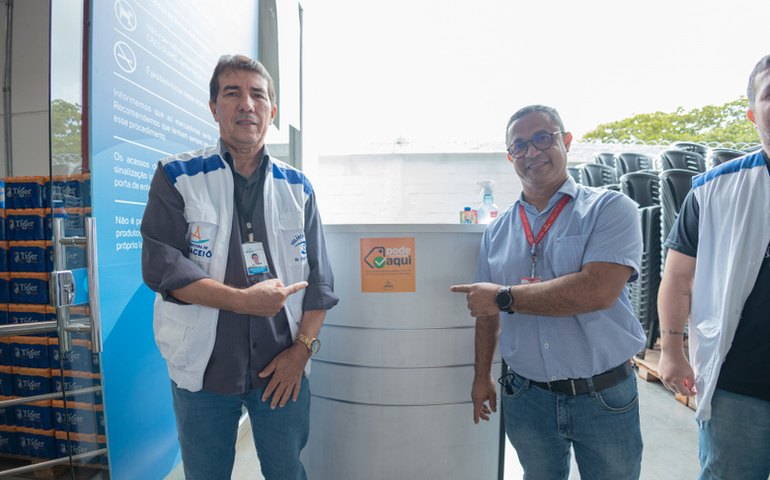Vigilância Sanitária de Maceió entrega selos de qualidade a supermercados da capital