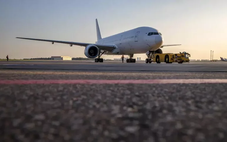 Rússia fecha 3 aeroportos após ataque de drones ucranianos