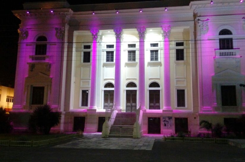Maceió Rosa: capital muda de cor para combater o câncer de mama