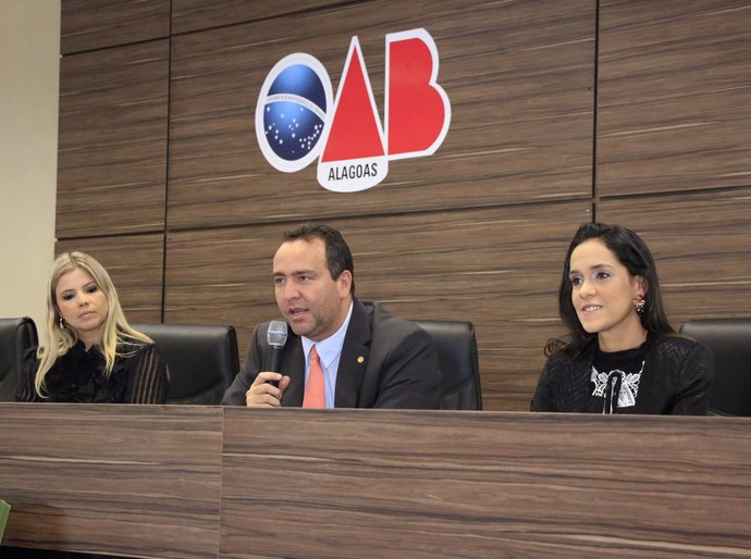 Palestras sobre vários temas encerram a I Conferência da Mulher Advogada de AL