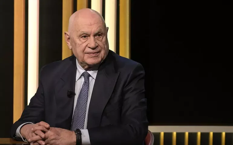 Ministro assume culpa por derrota do governo em referendo na Itália